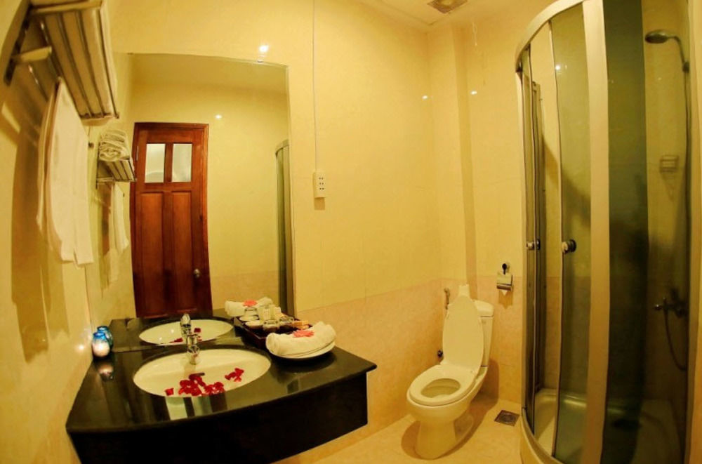 Sofia Suite Hotel Danang Exteriör bild