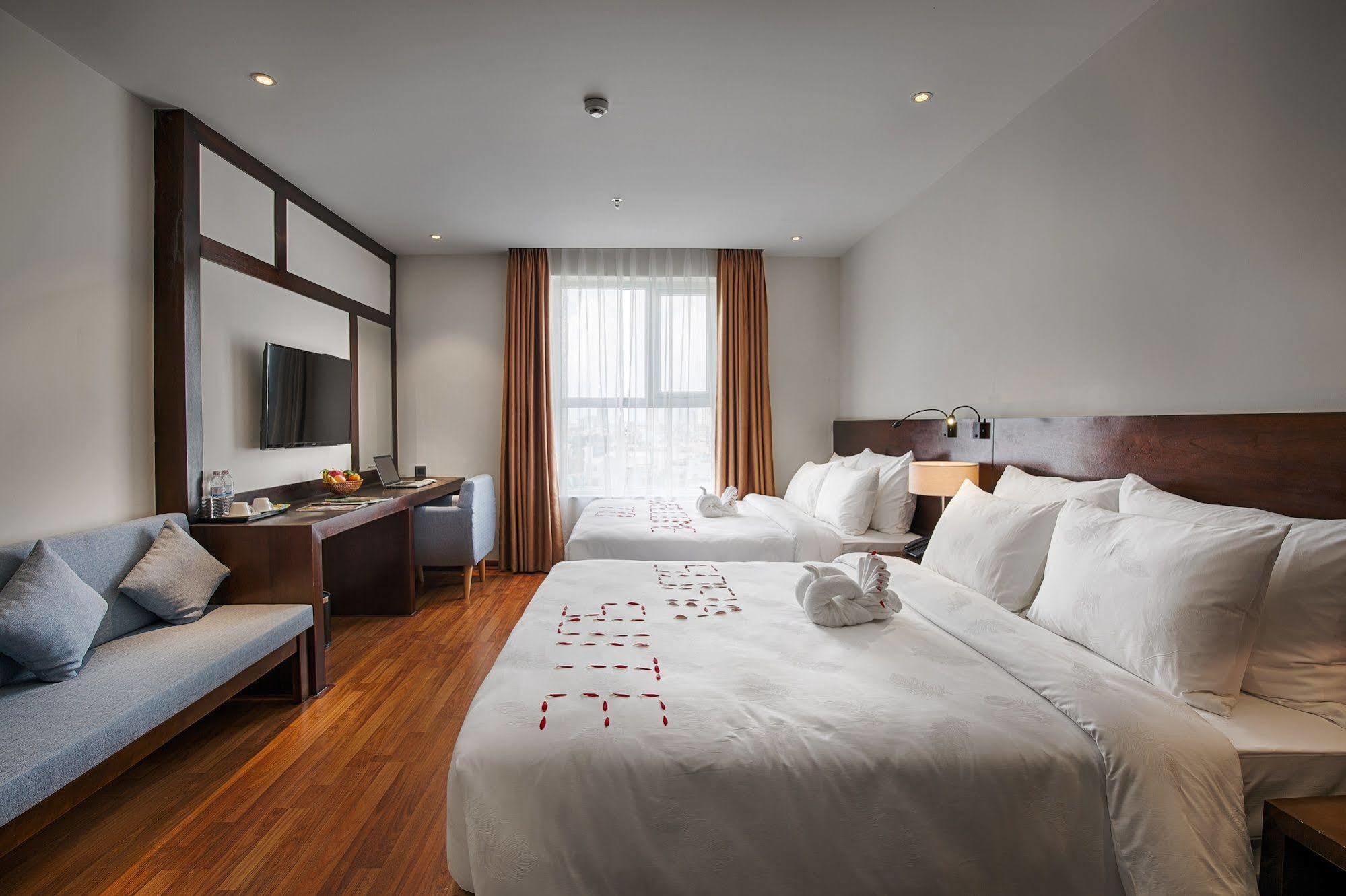 Sofia Suite Hotel Danang Exteriör bild