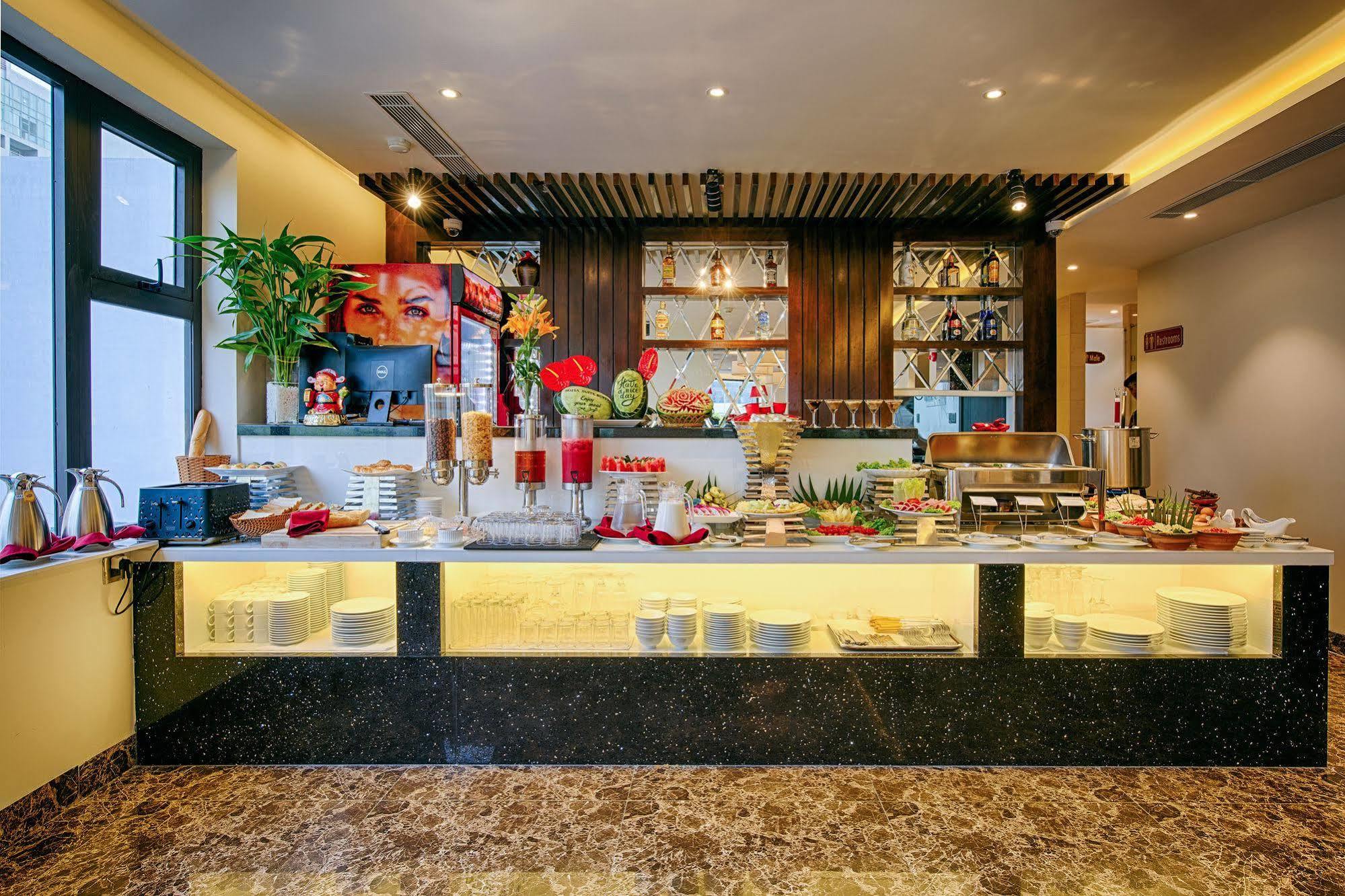 Sofia Suite Hotel Danang Exteriör bild