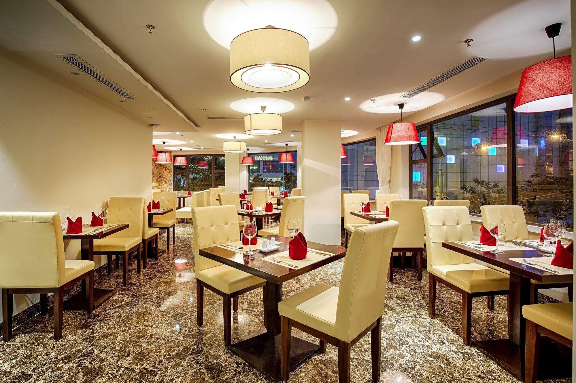 Sofia Suite Hotel Danang Exteriör bild