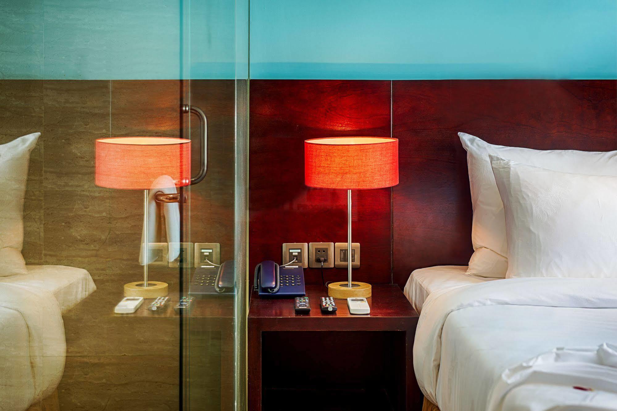Sofia Suite Hotel Danang Exteriör bild